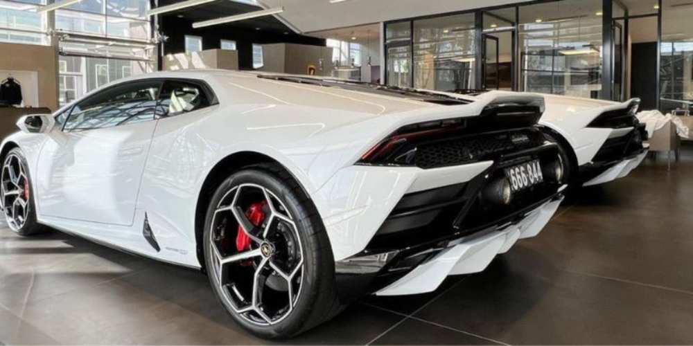 White Lamborghini - Lamborghini Hire Melbourne